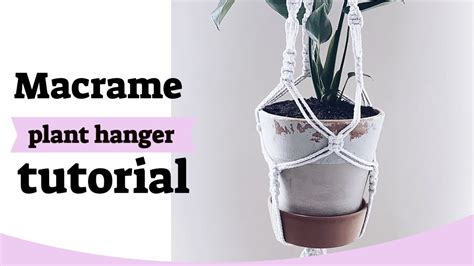 You will love this macrame plant hanger tutorial that is beginner friendly. Macrame plant hanger tutorial beginner - diy macrame plant ...