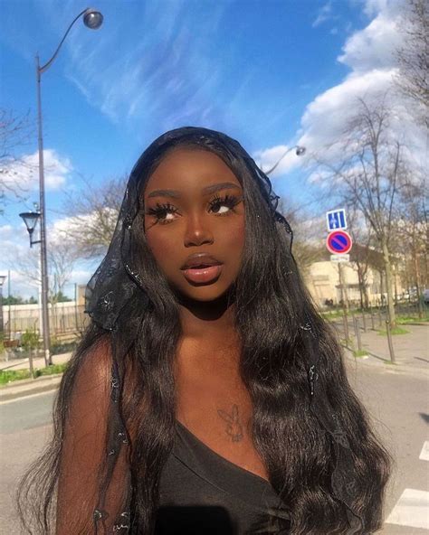 pin by olmahertam on sza hair beautiful dark skin beautiful black girl black girl aesthetic