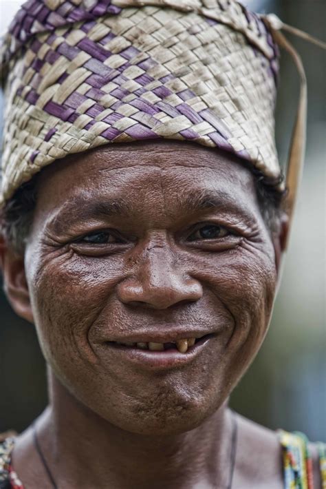 Original people, natural people or aboriginal people in malay) are the indigenous people of peninsular malaysia. Orang Asli | I spent an afternoon with this guy in Cameron ...