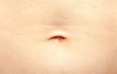Belly Button Pain 5 Reasons Why Your Belly Button Hurts Womens Health