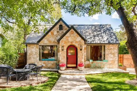 Cool Cottages For Sale In The Austin Area Cottage Style Decorating