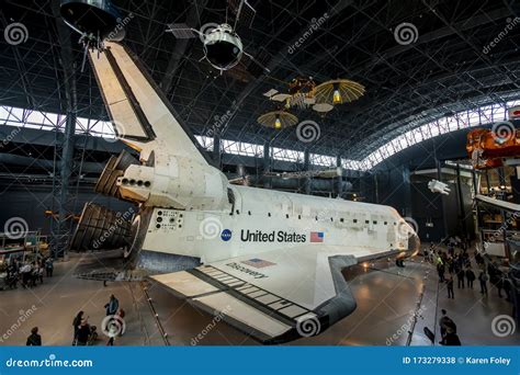 Space Shuttle Discovery Rear View Editorial Stock Photo Image Of Hall
