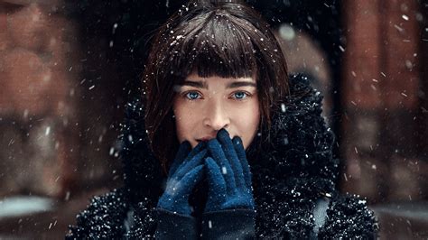 X Women Model Portrait Snow Wallpaper Coolwallpapers Me