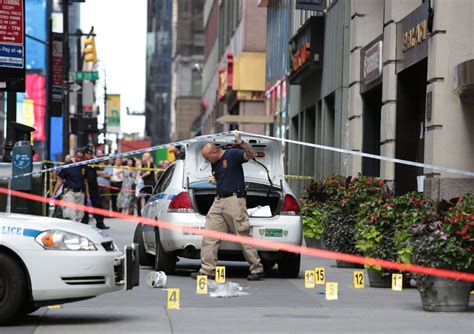 Police Fatally Shoot A Man Brandishing A Knife In Times Square The