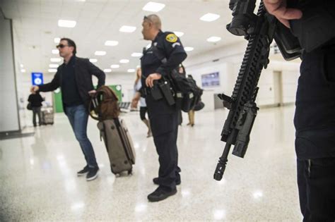 Kathryns Report Houston Police Patrolling Houston Airports With Ar 15s