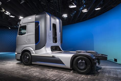 Mercedes Benz Brennstoffzellen Konzept Lkw GenH2 Fotostrecke