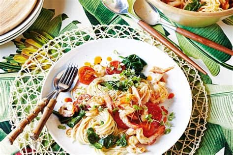 So this pasta is shorter than your regular angel hair pasta, and this is because we don't use any tools. Prawn and spinach angel hair pasta with prawn oil ...