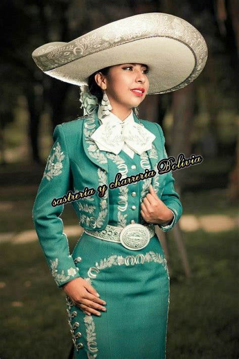 Traje De Charro De Mujer Color Verde Esmeralda Bordado Met Lico Mexican Costume Mexican Outfit
