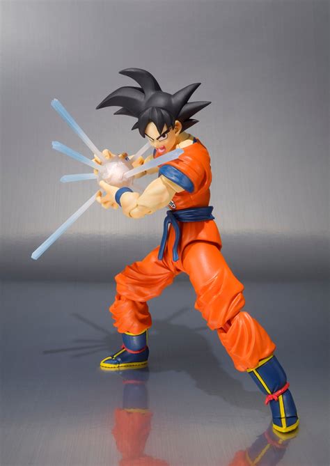 Différents personnages, leurs attaques et leurs tenues vous attendent. SDCC 2015: S.H. Figuarts Goku (Frieza Saga) and Sailor ...