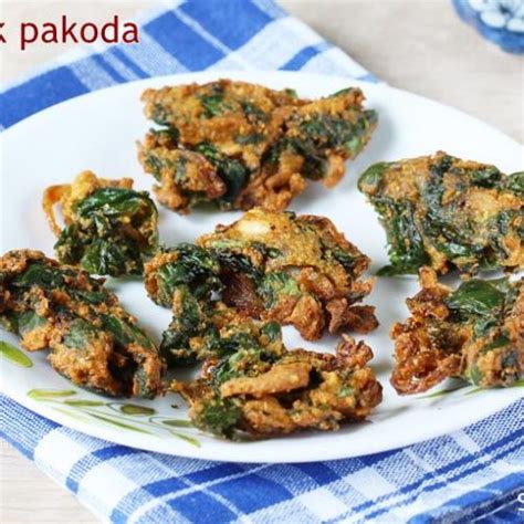 Palak Pakoda Recipe Spinach Pakora Swasthi S Recipes