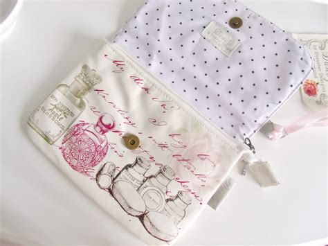 Besides good quality brands, you'll also find plenty of discounts when you shop for flamingo gifts for home during big sales. Gifts Ideas for Girls - Flamingo Gifts ♥ | Victoria's ...