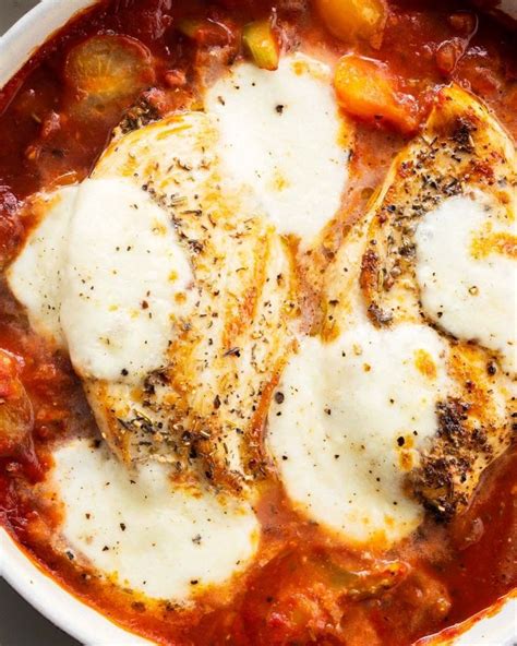Kip Met Mozzarella In Tomatensaus En Penne Recept Recept Kip Uit De