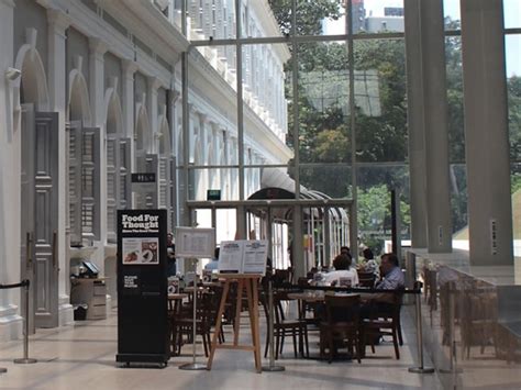 Shelves are packed with specially curated singaporean stories and souvenirs, truly making you feel at home. フード・フォー・ソート シンガポール国立博物館店 [Food for thought National Museum ...