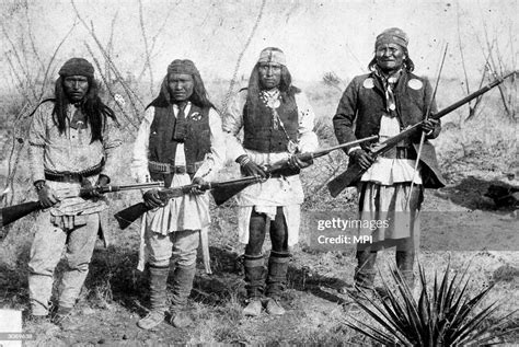 Chief Of The Chiricahua Apache Geronimo On The Right With Some Of News Photo Getty Images