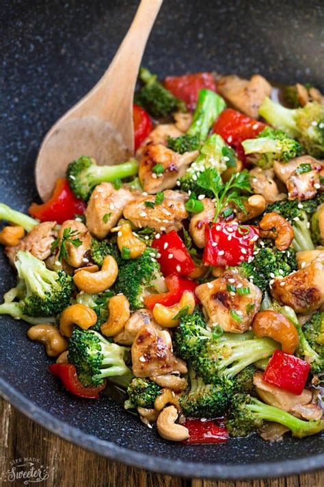 But, you can grow tired of eating it if there is no variety. Healthy Cashew Chicken makes the perfect easy weeknight meal - lifemadesweeter (4)