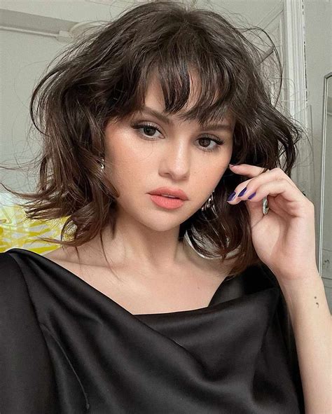Selena Gomez Changes Up Hair With Fresh Wavy Lob Who Dis