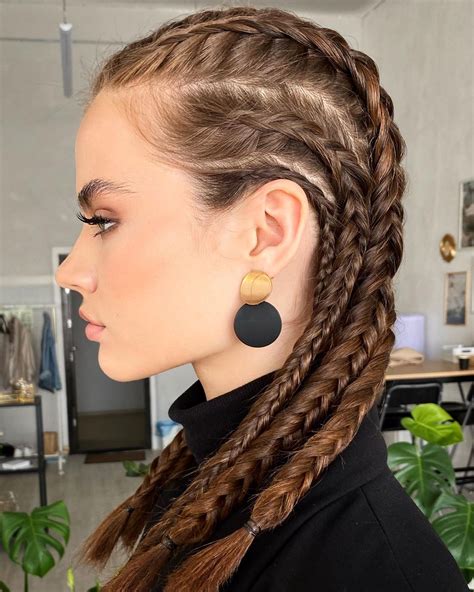 40 Best Hairstyles For Greasy Hair To Hide Oily Roots And Strands In 2022