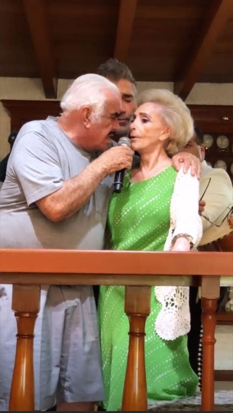 ¿dijo algo sobre las denuncias? Vicente Fernández y Doña Cuquita son captados en video ...