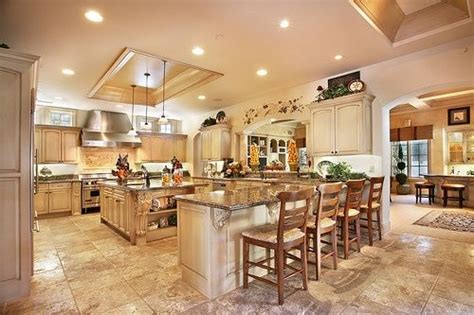 Do you have any smashing and beautiful modern kitchen ideas and designs to add? mansions with large kitchens - Google Search | Luxury ...