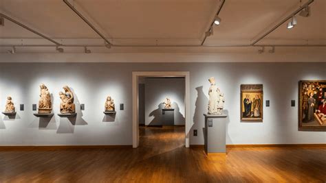 Light in Museums: 4 Reasons to Use LED Lights in Art Galleries | Stanpro