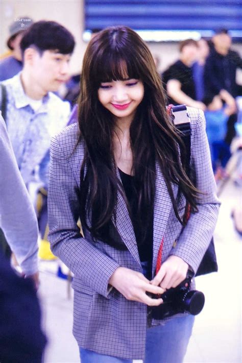 Blackpink Lisa Just Arrived At Gimpo Airport Back From Japan