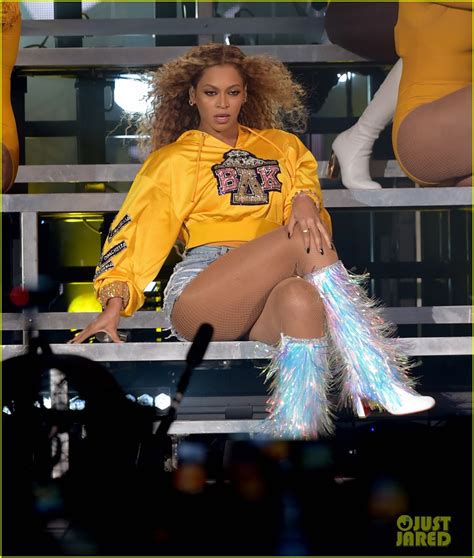 Beyonces Coachella Performance Photos See Her Fierce Looks Photo