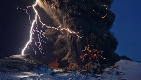 Shock Waves In Outflow Gases Could Regulate ‘volcano Lightning