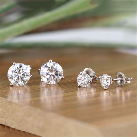 Stunning 14k Gold Diamond Stud Earrings Guide Everything Diamond
