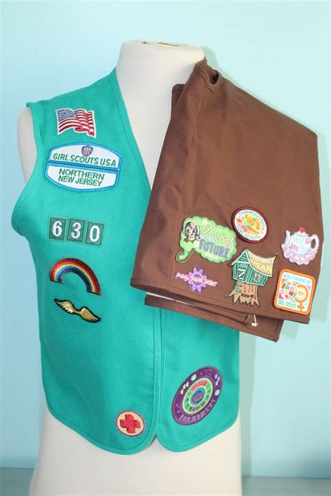 2 Official Girl Scout Brownies Vests W Pins And Badges N Nj Green Brown