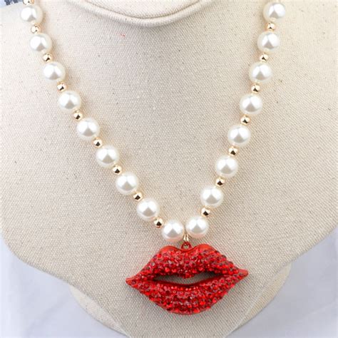 Trendy Simulated Pearl Necklace And Pendants Hot Kiss Red Lip Necklace