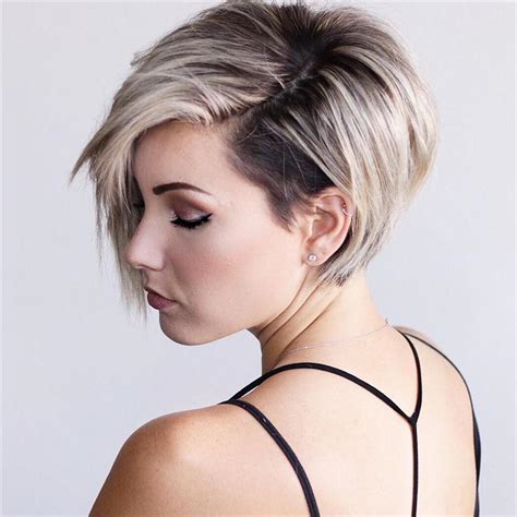 Discover trending short hairstyles for women over 40, 50, and 60 and for women with thick, thin and curly this cool short pixie sported by anne hathaway is a cute boyish cut that can be adventurous for those looking to go short for the first time due to its length. 25 Most Cutest Pixie Cut Short Hairstyles - Haircuts ...