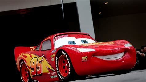 Life Size Lightning Mcqueen Of Cars 3 Debuts At Detroit Auto Show