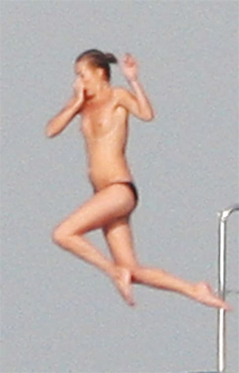 Kate Moss Topless Jumping From Yach And Showing Her Panties Paparazzi Shoots Porn Pictures Xxx