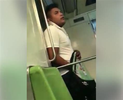 descubren a sujeto masturbándose en el metro capital méxico