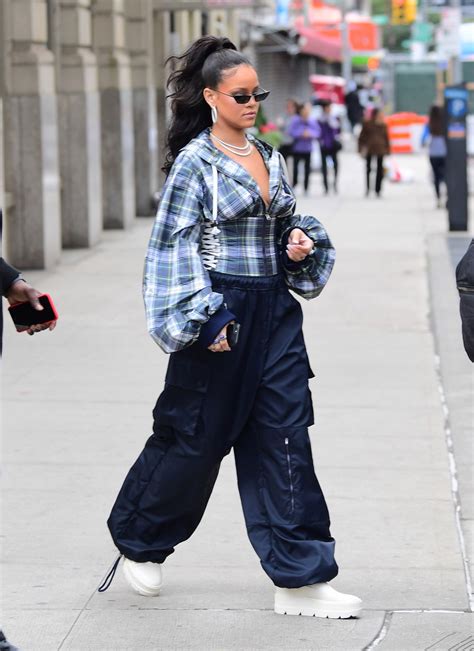 Rihanna Street Fashion New York City 10132017 Celebmafia