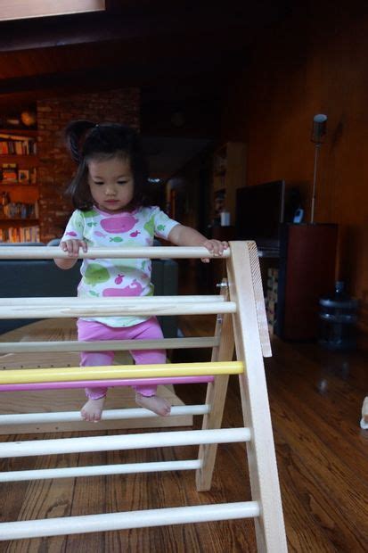 How to Make a Foldable Pikler Triangle (climbing Frame ...