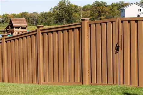 Pvc Vinyl Vs Trex Composite Fencing Midwest Fence Backyard Fences
