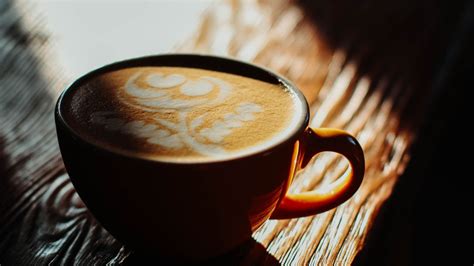 Fore coffee banyak memfokuskan minuman yang dikirim, sehingga sedikit berbeda dari gerai starbucks, coffee bean caribou coffee, ataupun anomali cafe yang fokus. Cara Membuat Coffee Latte yang Mudah dan Hemat