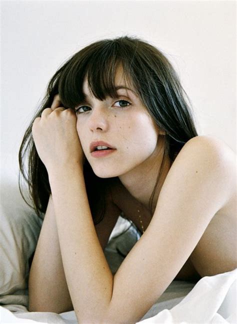 Stacy Martin Nel Castane Donne Ritratti