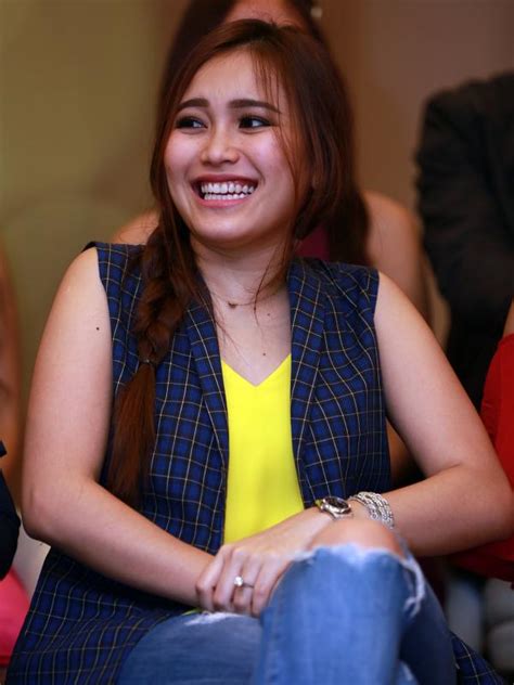 Ayu ting ting diketahui membatalkan rencana pernikahannya dengan adit jayusman yang seharusnya akan digelar tanggal 20 februari 2021 ini. Profil Biodata dan Foto Ayu Ting Ting | Puzzle