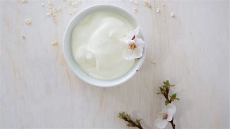 El tiramisú sin huevo es un postre de origen italiano que ha ido ganando popularidad en todo el mundo. Receta de mayonesa con leche sin huevo