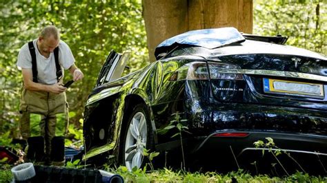 Tesla relies on eight visual cameras, 12 ultrasonic. Autopilot is being blamed again for the crash of a Tesla ...