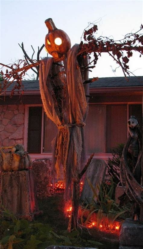 30 Cool And Scary Outdoor Halloween Decor Diy Ideas
