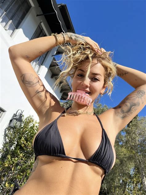 Rita Ora In Bathing Suit Says Happy Sunday Love You — Celebwell