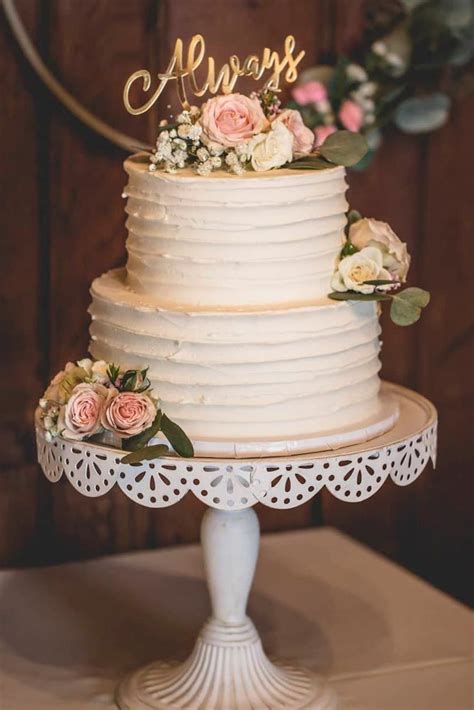 Exquisite Wedding Cake Toppers For Your Epic Big Day Wedding Cakes