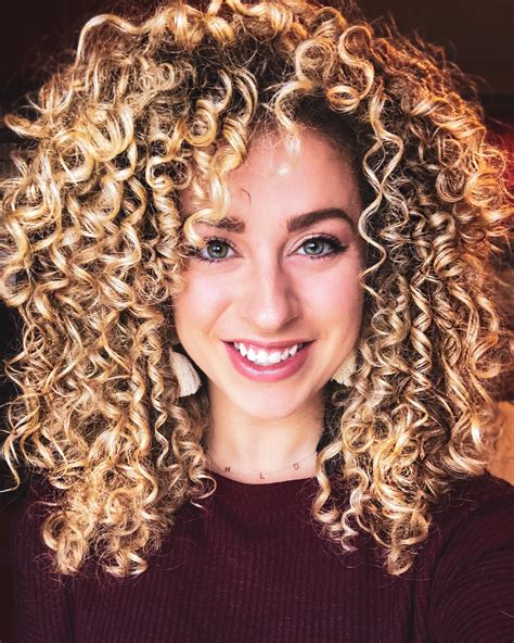 How To Manage And Maintain Your Curly Frizzy Hair Frizz Frillzz