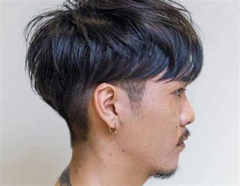Memotong rambut adalah bentuk seni dan sebenarnya tidak ada cara yang benar atau salah untuk mencapai hasil yang bagus dengan potongan rambut. Gaya Terbaru Gaya Rambut 2020 Pria Korea