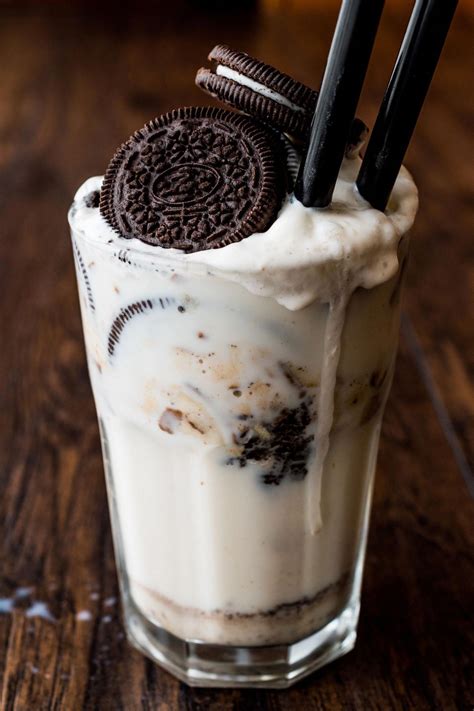 While you can make an oreo milkshake with vanilla ice cream, you can also try it without the ice cream, using frozen bananas in its place. How to Make an Oreo Milkshake | Recipe in 2020 (With ...