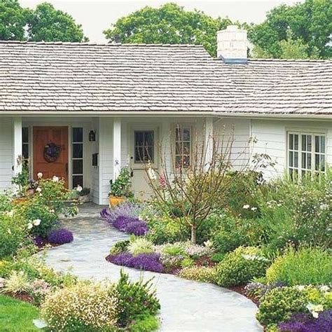46 Gorgeous Farmhouse Landscaping Front Yard Ideas Front Yard Garden