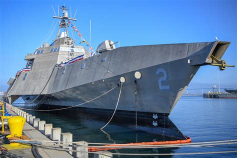 Decommissioning Day Arrives For The Uss Independence Lcs 2 At Naval